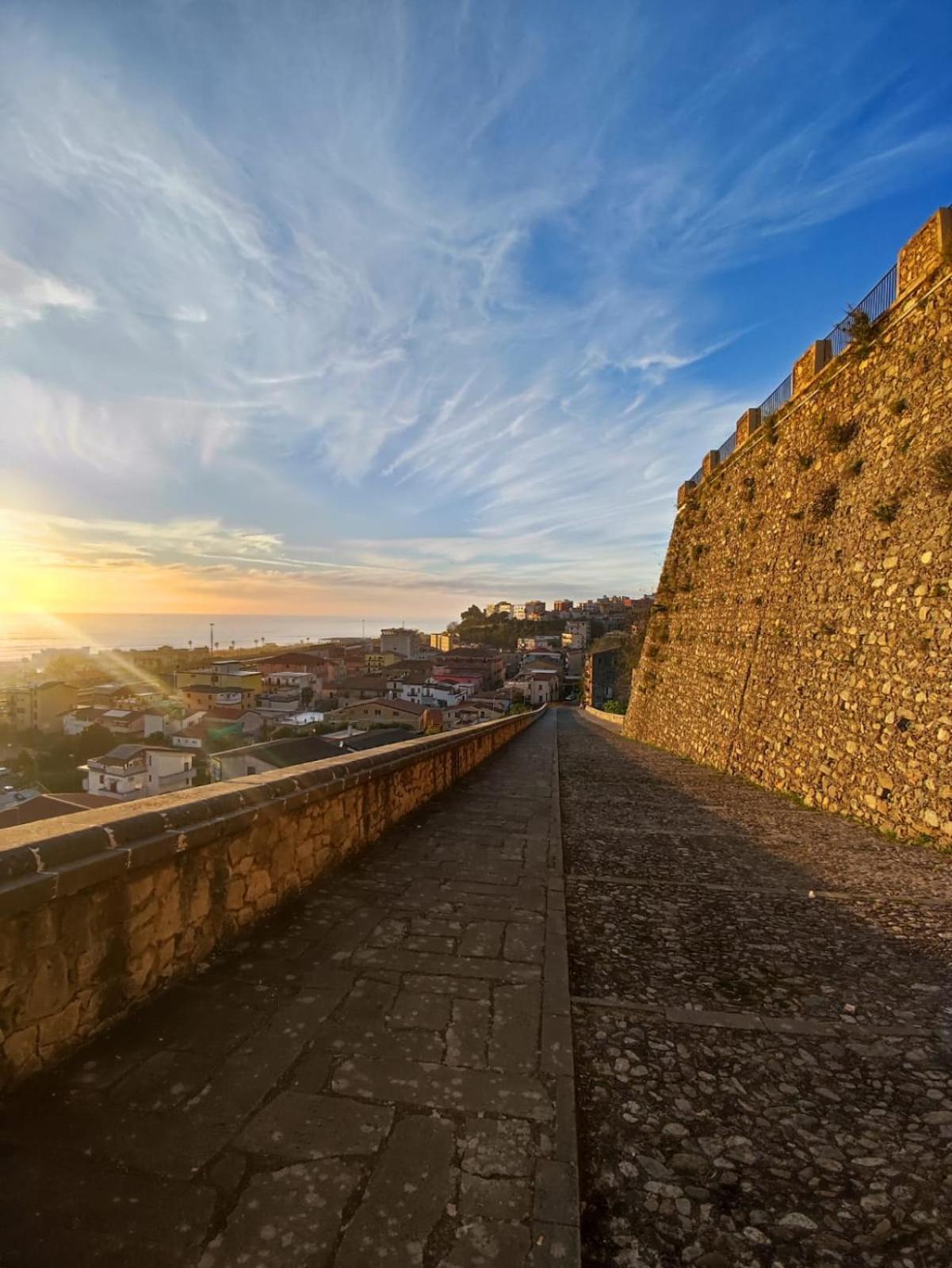 Il Borgo Hotel Paola Bagian luar foto